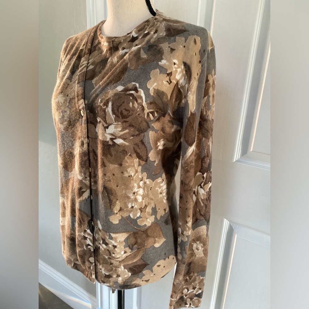 Neiman Marcus cashmere sweater set size L multi color of tans, browns, grays